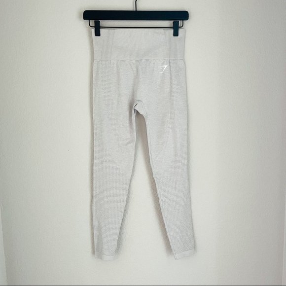 Gymshark Pants - Gymshark Grey Capri Leggings Size Small